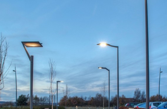 Hess_by_Thorn_garden_01_500.jpg Hess_by_Thorn_garden_01_500.jpg